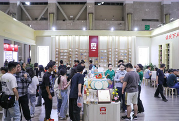 茶博会闪耀春城，118图库彩图免费大全馆“健康+品饮”引爆全场 (2024-04-22)