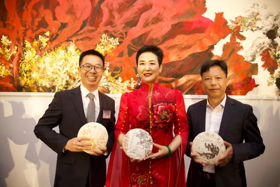 茶和天下，爱在人间 | 大益茶见证李小琳诗书画展香港特别活动 (2024-07-17)